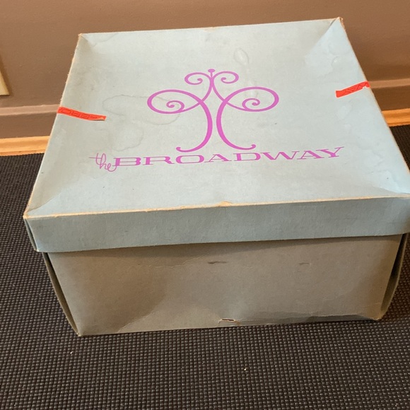 Vintage hat in original box - Picture 8 of 8